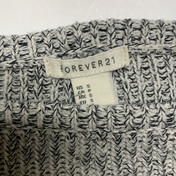 ⭐️SALE!⭐️ Forever 21 Grey Sweater - Picture 2 of 4